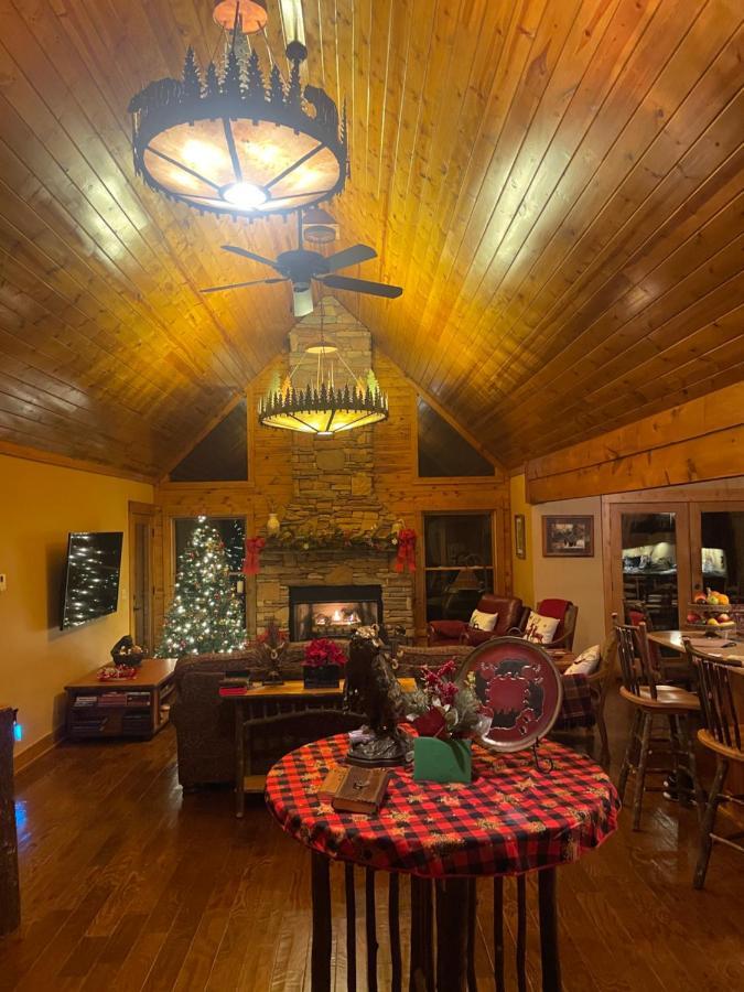 Cozy Creekfront Family Cabin-Pet Friendly -Gamerm-Hot Tub Hiawassee Εξωτερικό φωτογραφία