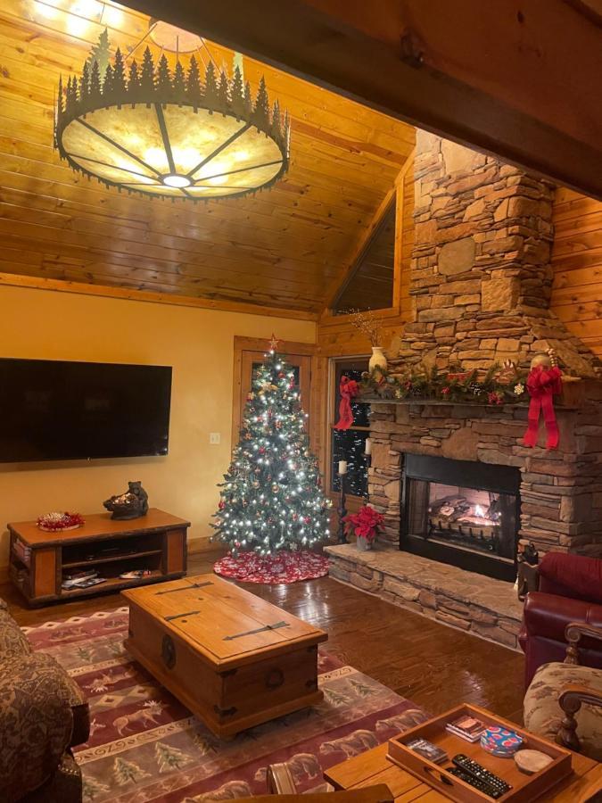 Cozy Creekfront Family Cabin-Pet Friendly -Gamerm-Hot Tub Hiawassee Εξωτερικό φωτογραφία