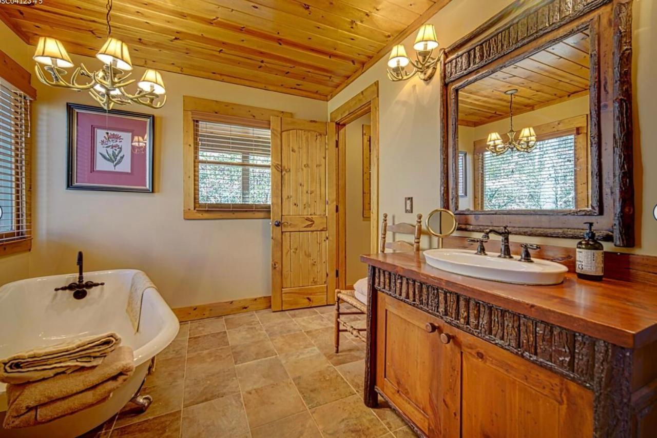 Cozy Creekfront Family Cabin-Pet Friendly -Gamerm-Hot Tub Hiawassee Εξωτερικό φωτογραφία